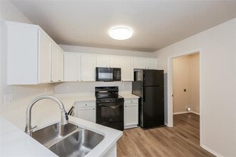 912 Laredo Plaza in Dallas, TX - Building Photo - Building Photo
