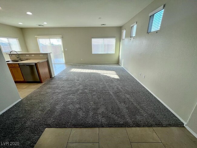 3841 E Carisbrook Dr in North Las Vegas, NV - Building Photo - Building Photo
