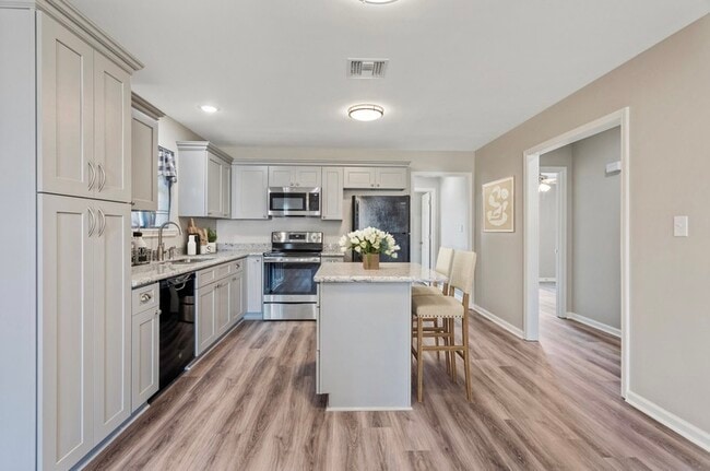 107 Center Cir, Unit 107