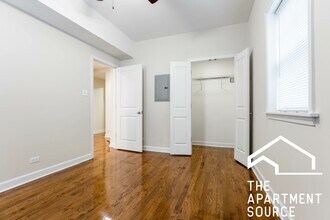 1819 W Leland Ave, Unit 1 in Chicago, IL - Foto de edificio - Building Photo