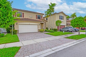 3526 W 86th Terrace in Hialeah, FL - Building Photo - Building Photo