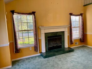 137 Salem Rd in North Brunswick, NJ - Building Photo - Building Photo