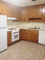 1252 Gatewood Rd, Unit Unit 4 in Newport News, VA - Building Photo