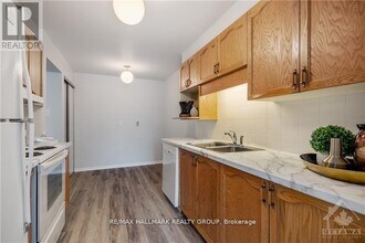2026 Summerfields Crescent in Ottawa, ON - Building Photo - Building Photo