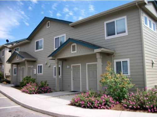 Cedar Ridge Apartments in Colfax, CA - Building Photo