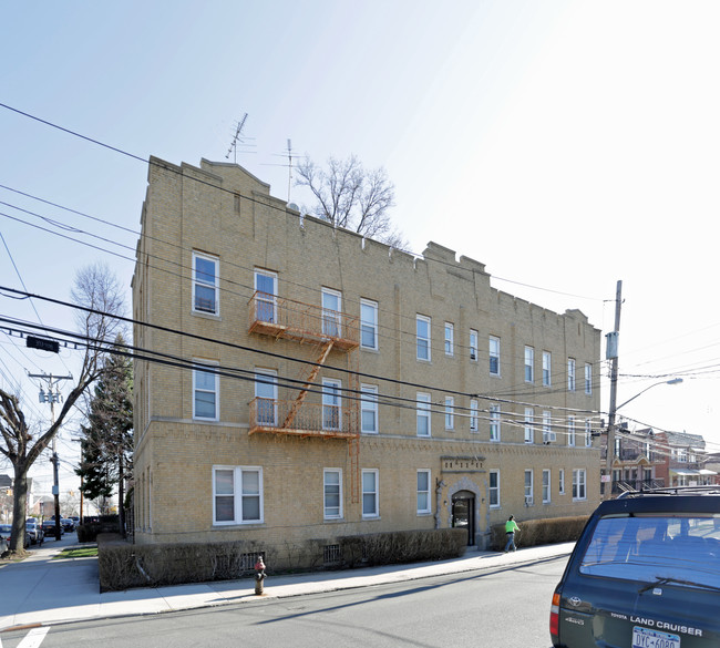 1009 E 225th in Bronx, NY - Building Photo - Building Photo