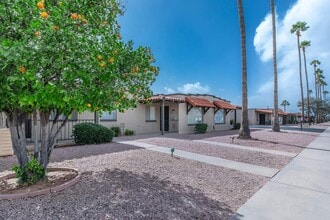 ALBANY in Mesa, AZ - Foto de edificio - Building Photo