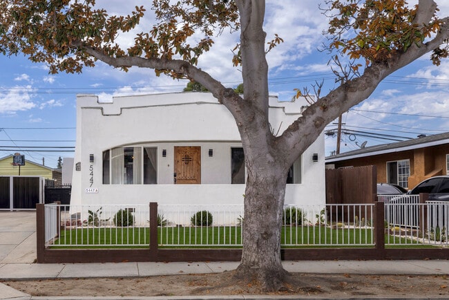5447 Lime Ave in Long Beach, CA - Building Photo - Building Photo