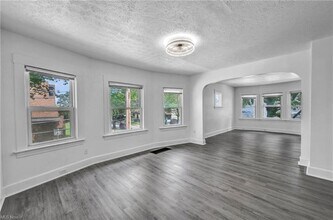 4302 W 30th St in Cleveland, OH - Foto de edificio - Building Photo