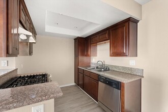 Ironwood Apartments- Fontana, CA in Fontana, CA - Foto de edificio - Building Photo