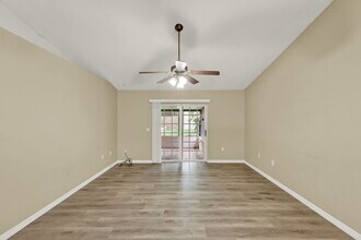 5340 Old Oak Tree Dr in Orlando, FL - Building Photo - Building Photo