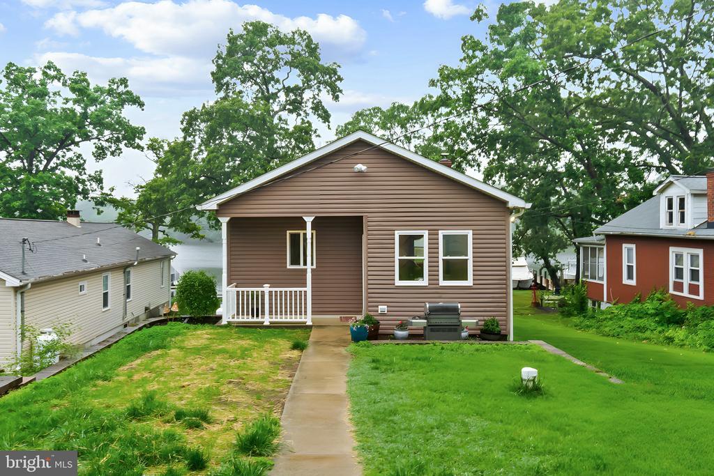 332 Riverside Dr in Pasadena, MD - Building Photo