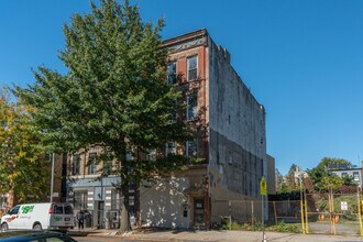 1035A DeKalb Ave in Brooklyn, NY - Building Photo - Building Photo