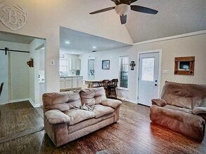 104 S Pkwy Dr in Alvarado, TX - Building Photo - Building Photo