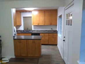 2814 S 138th St in Seatac, WA - Foto de edificio - Building Photo