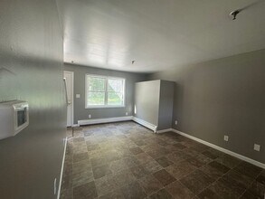 118 NH-4A in Lebanon, NH - Building Photo - Building Photo