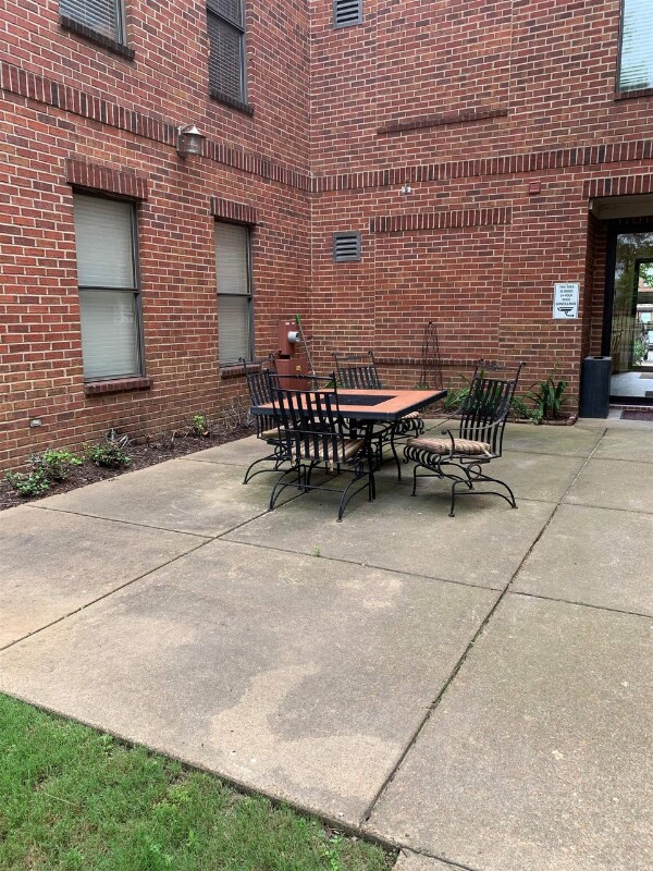 721 Litty Ct in Memphis, TN - Foto de edificio - Building Photo