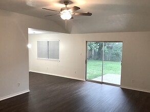 28718 Sedgefield St in Spring, TX - Building Photo - Building Photo