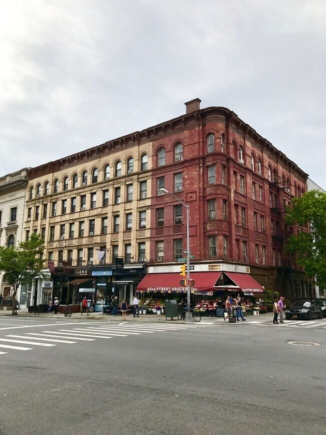 452 Amsterdam Ave in New York, NY - Building Photo - Building Photo