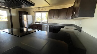 5814-5851 51 Ave in Cold Lake, AB - Building Photo - Building Photo