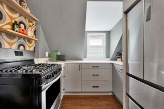 1625 W Hollywood Ave, Unit 3 in Chicago, IL - Building Photo - Building Photo
