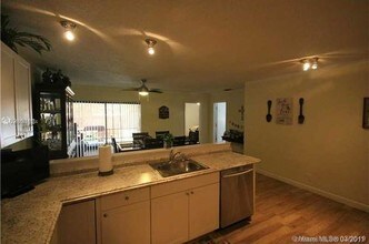 11837 NW 32nd Ct-Unit -B1 in Coral Springs, FL - Building Photo - Building Photo