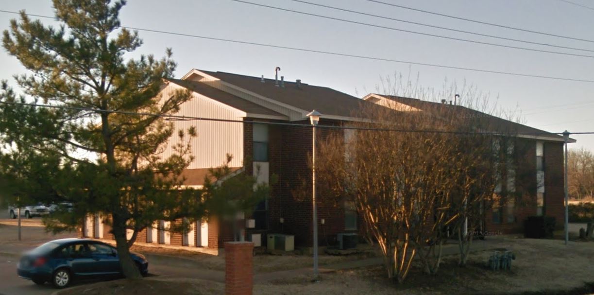 First Street Apartments in Durant, OK - Building Photo