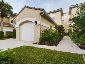 85 Silver Oaks Cir in Naples, FL - Building Photo - Building Photo