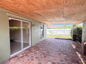 2075 4th Ave SW in Vero Beach, FL - Building Photo - Building Photo