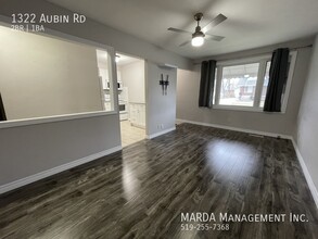 1322 Aubin Rd in Windsor, ON - Building Photo - Building Photo