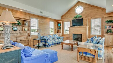 630 Parker Dr in Pawleys Island, SC - Building Photo - Building Photo