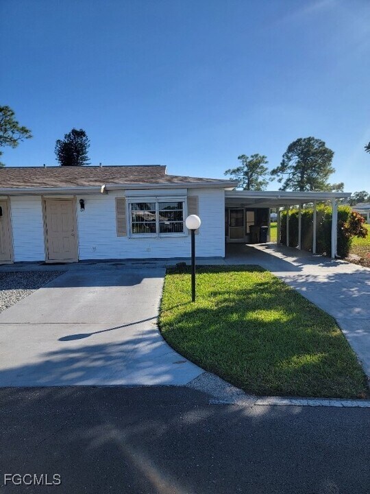 37 Desert Candle Cir in Lehigh Acres, FL - Building Photo