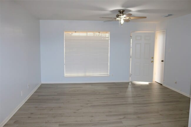 property at 7 Manning Ln