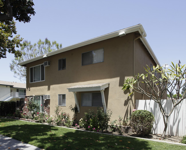 713 E Santa Fe Ave in Fullerton, CA - Building Photo - Building Photo