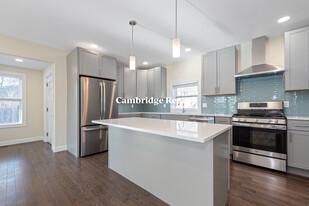 232 Fulton St, Unit T in Medford, MA - Building Photo