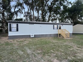 901 NE 95th St in Ocala, FL - Building Photo