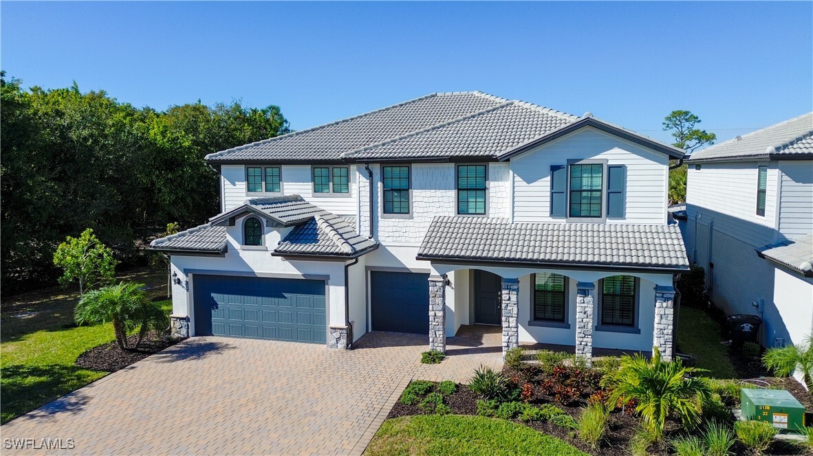 4812 Crested Eagle Ln in Ft. Myers, FL - Foto de edificio