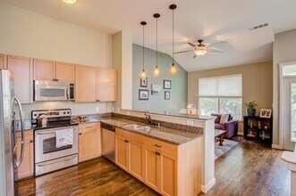 1862 Summit Ave in Dallas, TX - Foto de edificio - Building Photo