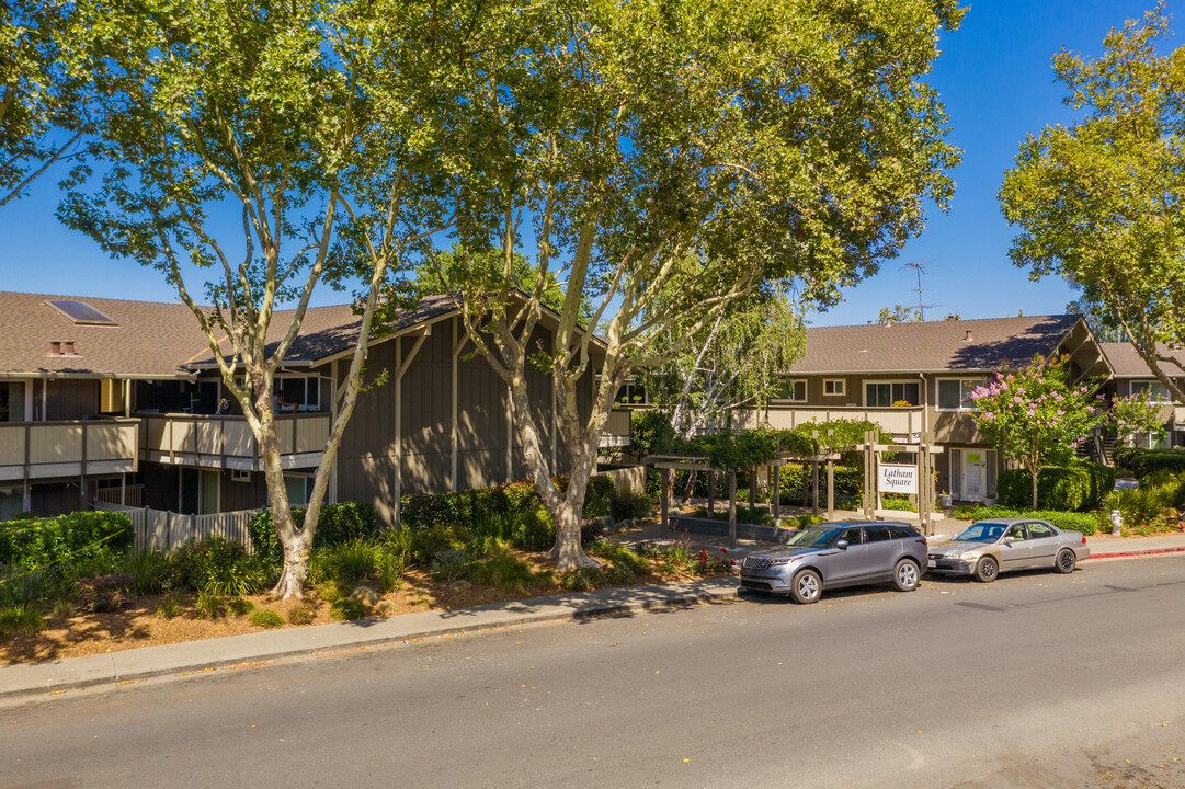 Latham Square in Mountain View, CA - Building Photo