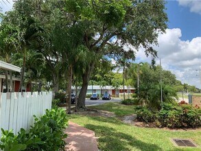 7134 Southgate Blvd in Tamarac, FL - Building Photo - Building Photo