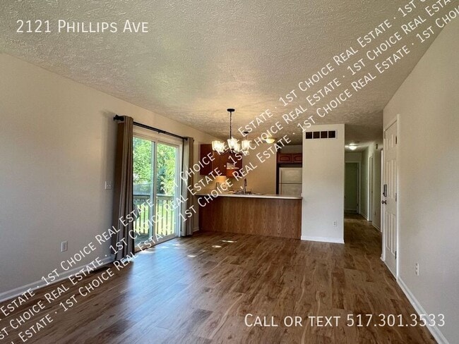 2121 Phillips Ave in Holt, MI - Building Photo - Building Photo