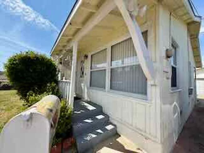 1668 Goldstone St in El Cajon, CA - Building Photo - Building Photo