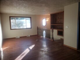 817 Iroquois Ave in Rockford, IL - Building Photo