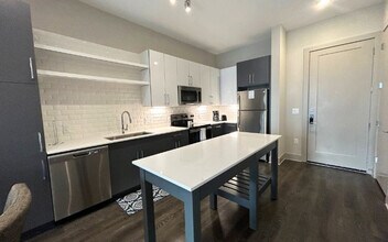 3158 Stillhouse Creek Dr in Atlanta, GA - Building Photo - Building Photo