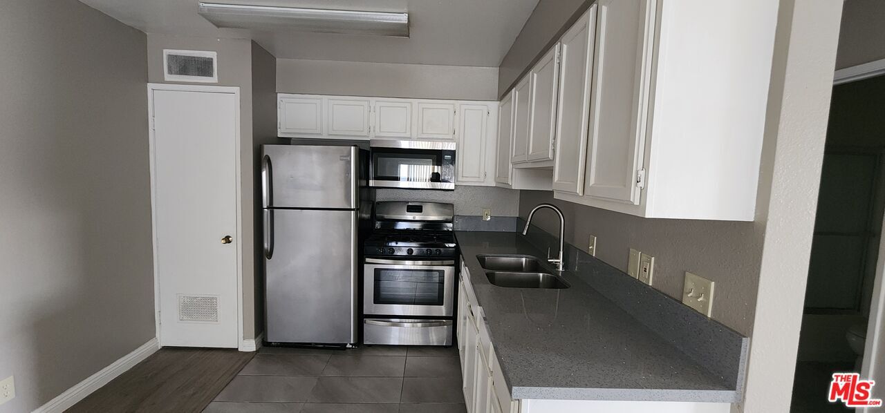 820 S St Andrews Pl in Los Angeles, CA - Foto de edificio