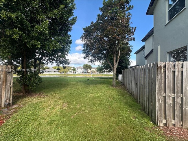 2853 SE 1st Dr in Homestead, FL - Building Photo - Building Photo