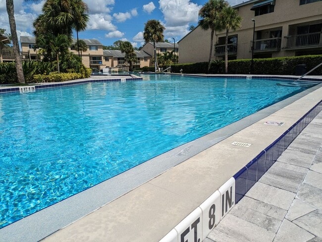 4269 S Semoran Blvd in Orlando, FL - Building Photo - Building Photo