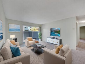 Lakeside Village in San Leandro, CA - Foto de edificio - Building Photo