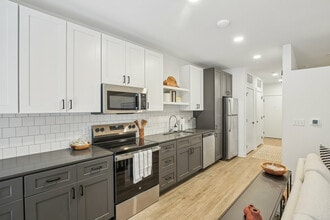 Via in Kansas City, MO - Building Photo - Building Photo