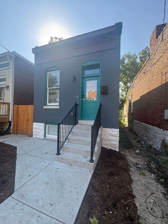 4220 Vista in St. Louis, MO - Building Photo